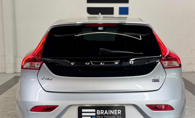 Volvo V40 T-4 MOMENTUM 2.0 Aut. 2018 Gasolina-5