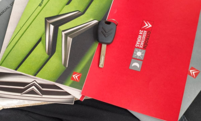 Citroën C3 XTR 1.4 Flex 8V 5p 2010 Flex-6