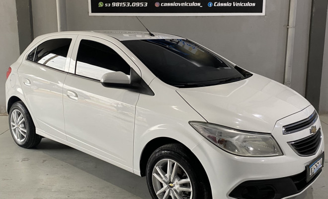 GM - Chevrolet ONIX HATCH LT 1.0 8V FlexPower 5p Mec. 2014 Flex-2