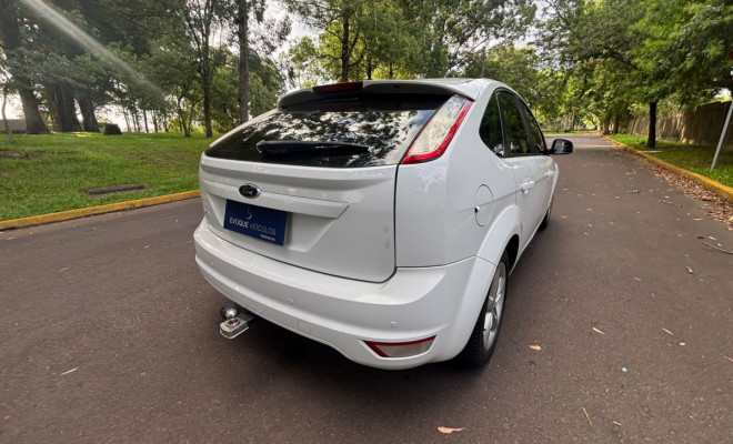 Ford Focus 1.6 S/SE/SE Plus Flex 8V/16V  5p 2013 Flex-4