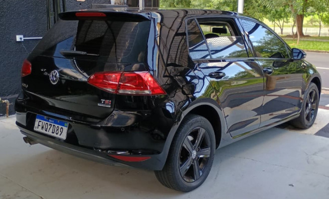 VW - VolksWagen Golf Comfortline 1.4 TSI 140cv Aut. 2015 Gasolina-2