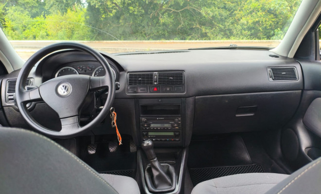 VW - VolksWagen Golf 2.0/ 2.0 Mi Flex Comfortline/ Sport 2009 Flex-2