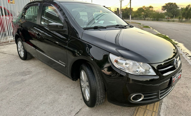 VW VOYAGE COMFORTLINE 1.6 T.Flex - 2010-0