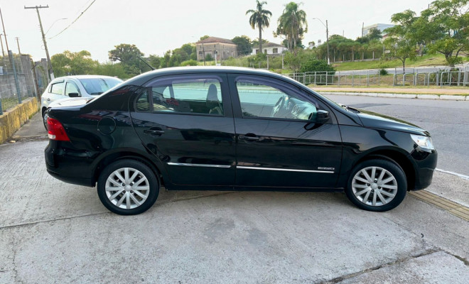 VW VOYAGE COMFORTLINE 1.6 T.Flex - 2010-1