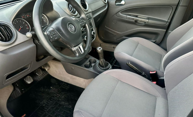 VW VOYAGE COMFORTLINE 1.6 T.Flex - 2010-7