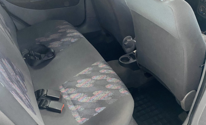 GM - Chevrolet Corsa Sedan 1.0 MPFI 8V 71cv 4p 2003 Gasolina-5