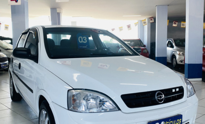 GM - Chevrolet Corsa Sedan 1.0 MPFI 8V 71cv 4p 2003 Gasolina