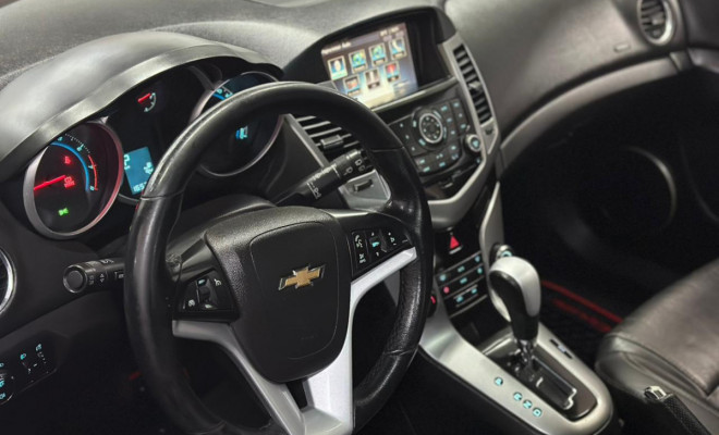 GM - Chevrolet CRUZE HB Sport LTZ 1.8 16V FlexP. 5p Aut 2012 Flex-4