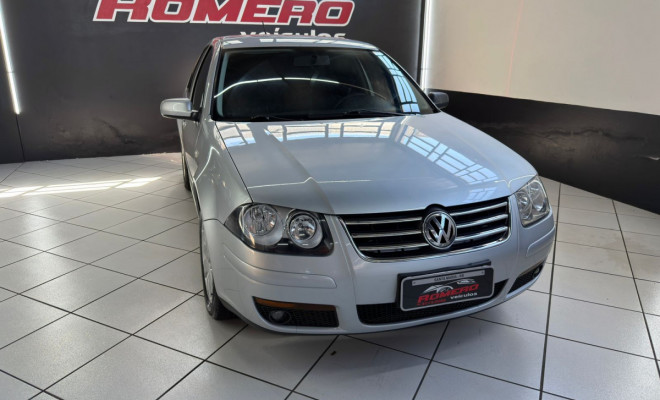 VW - VolksWagen Bora 2.0/ 2.0 Flex 8v Mec. 2010 Flex