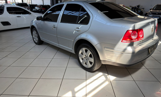 VW - VolksWagen Bora 2.0/ 2.0 Flex 8v Mec. 2010 Flex-13