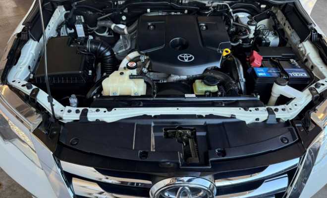 Toyota Hilux SW4 SRX 4x4 2.8 Aut. 2017-7