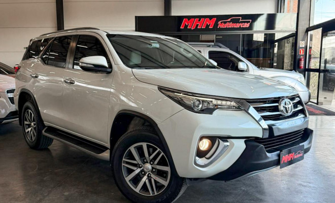 Toyota Hilux SW4 SRX 4x4 2.8 Aut. 2017-0