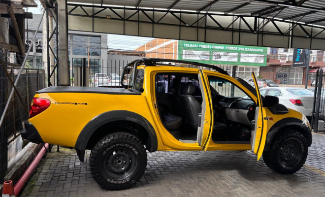 Mitsubishi L200 Triton Savana 3.2 CD TBI Dies. Mec. 2015 Diesel-4