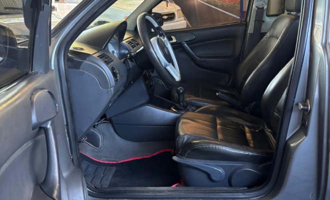 VW - VolksWagen Saveiro FUN 1.8 99cv/ City e S.Surf  1.6 2003 Flex-5