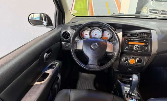 Nissan LIVINA SL 1.8 16V Flex Fuel Aut. 2013 Flex-4