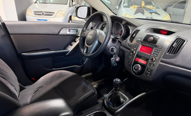 Kia Motors Cerato 1.6 16V Mec. 2011 Gasolina-3