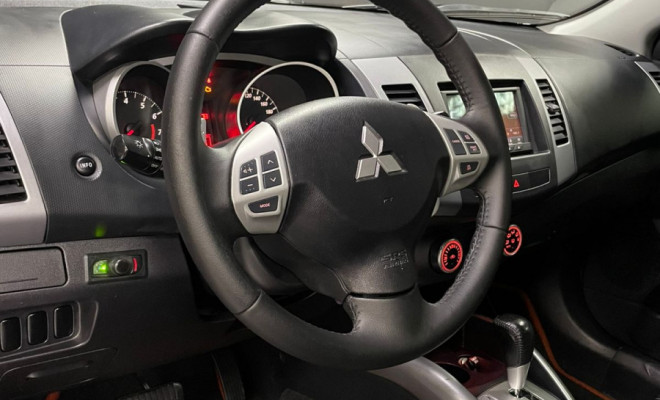 Mitsubishi OUTLANDER 2.0  Aut. 2012 Gasolina   ótimo pra quem procura espaço-7