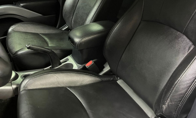 Mitsubishi OUTLANDER 2.0  Aut. 2012 Gasolina   ótimo pra quem procura espaço-6