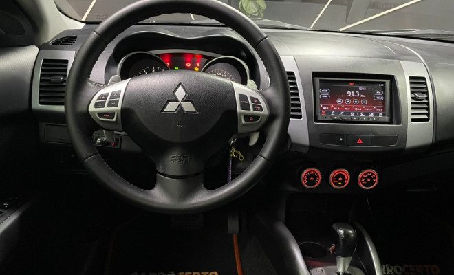 Mitsubishi OUTLANDER 2.0  Aut. 2012 Gasolina   ótimo pra quem procura espaço-5