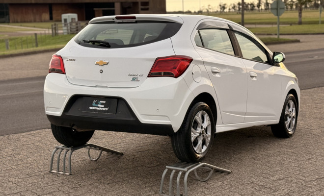 GM - Chevrolet ONIX HATCH LT 1.4 8V FlexPower 5p Aut. 2017 Flex-2