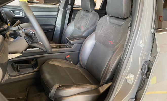 RAM Rampage RT Hurricane 4 2.0 TB CD 4X4 Gasolina Aut. 2024-13