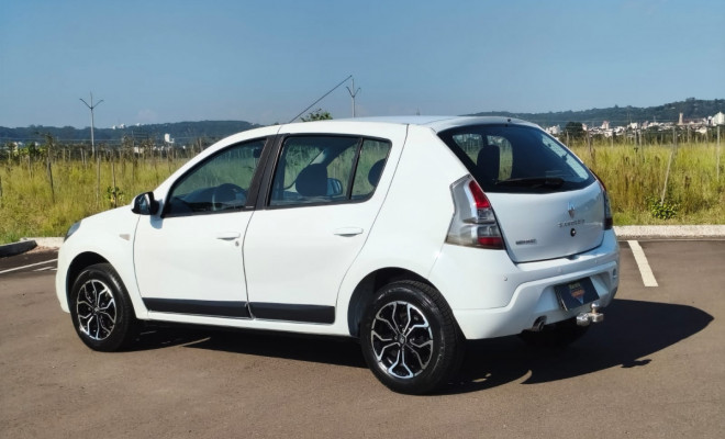 Renault SANDERO Privilège Hi-Flex 1.6 8V 5p 2014 Flex-0