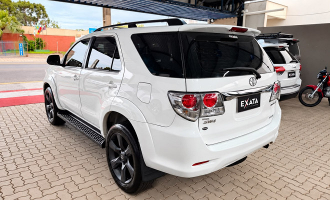 HILUX SW4 SRV D4-D 4x4 3.0 TDI AUT.-3