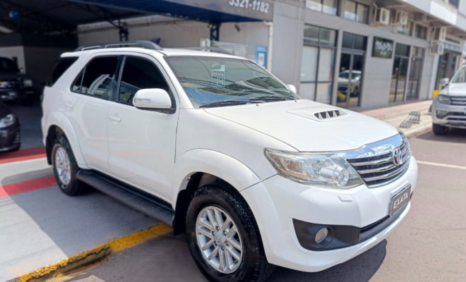 HILUX SW4 SRV D4-D 4x4 3.0 TDI AUT.