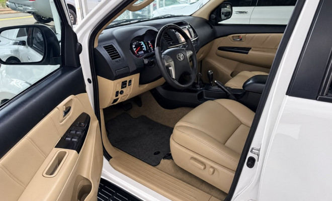 HILUX SW4 SRV D4-D 4x4 3.0 TDI AUT.-1