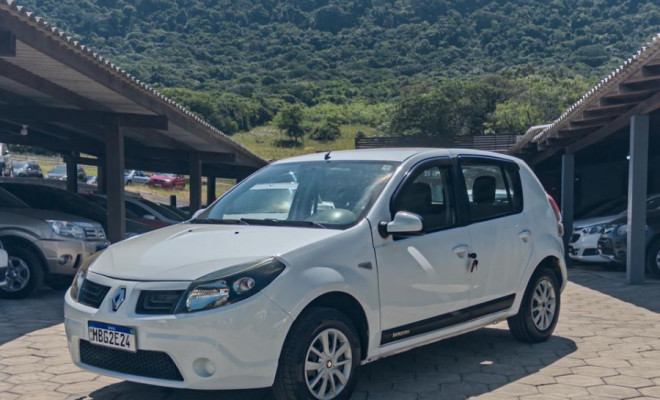 Renault SANDERO Expression Hi-Flex 1.0 16V 5p 2009 Flex