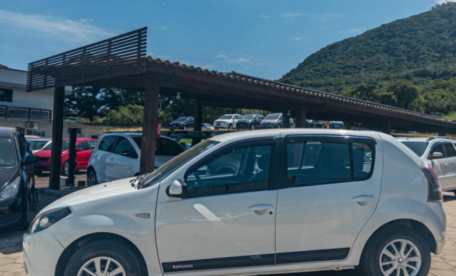 Renault SANDERO Expression Hi-Flex 1.0 16V 5p 2009 Flex-1