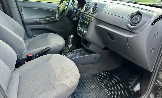 VW VOYAGE 1.0 City Mi Total Flex - 2010-6