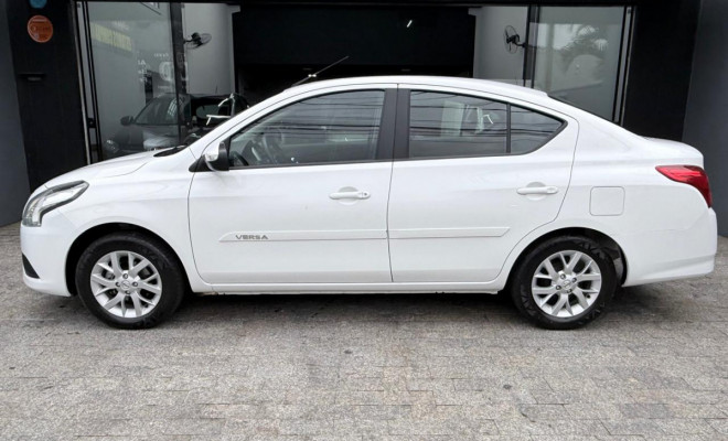 Nissan VERSA SV 1.6 16V FlexStart 4p Aut. 2020 Flex-4