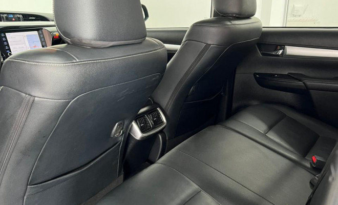 Toyota Hilux CD SRV 4x4 2.8 TDI Diesel Aut. 2020-3