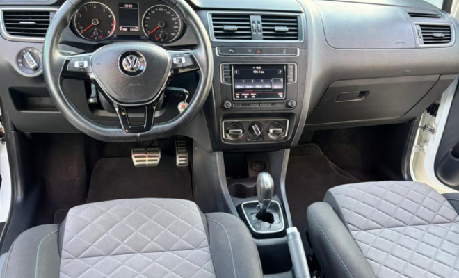 VW - VolksWagen Fox Highline I MOTION 1.6 Flex 16V 5p 2018 Flex-0