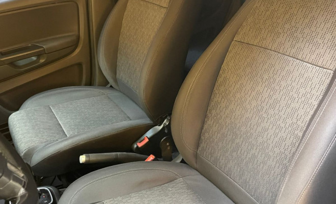 VW - VolksWagen SPACEFOX  TREND I MOTION 1.6  2013 Flex  C/Multimidia-6