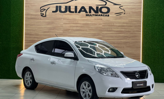 Nissan VERSA SL 1.6 16V Flex Fuel 4p Mec. 2014 Flex
