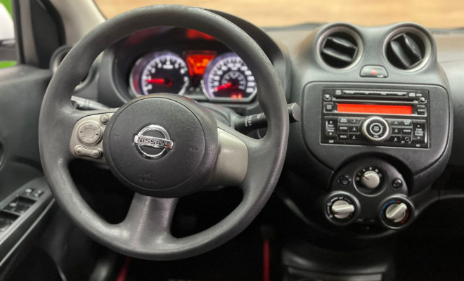 Nissan VERSA SL 1.6 16V Flex Fuel 4p Mec. 2014 Flex-6