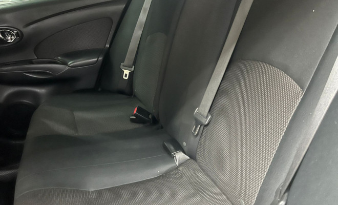 Nissan VERSA SL 1.6 16V Flex Fuel 4p Mec. 2014 Flex-9