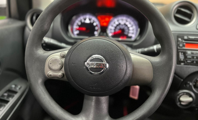 Nissan VERSA SL 1.6 16V Flex Fuel 4p Mec. 2014 Flex-7