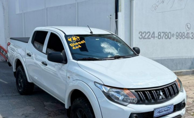 Mitsubishi L200 Tri. Outd. GLX 2.4 CD 4x4 Die. Mec. 2023 Diesel-0