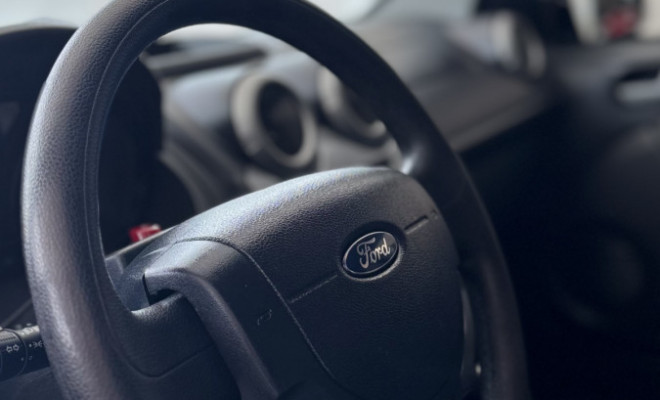 Ford Fiesta Sedan SE 1.6 8V Flex 4p 2014 Flex-2