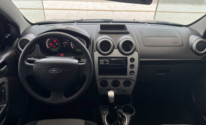 Ford Fiesta Sedan SE 1.6 8V Flex 4p 2014 Flex-4