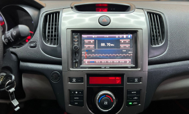 Kia Motors Cerato 1.6 16V Mec. 2011 Gasolina-8