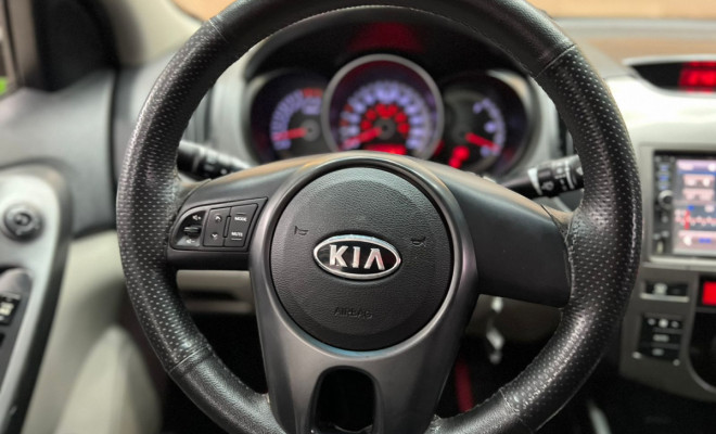 Kia Motors Cerato 1.6 16V Mec. 2011 Gasolina-7