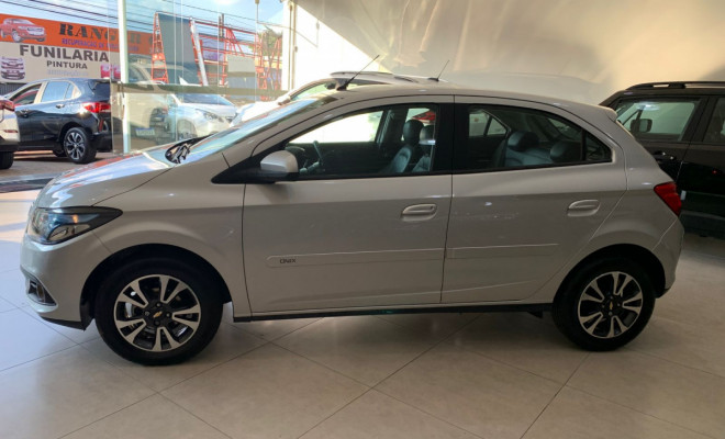 GM - Chevrolet ONIX HATCH LTZ 1.4 8V FlexPower 5p Aut. 2016 Flex-2