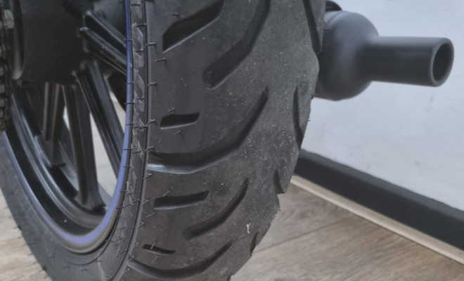 Royal Enfield Classic 350 Dark 2025 Gasolina-14