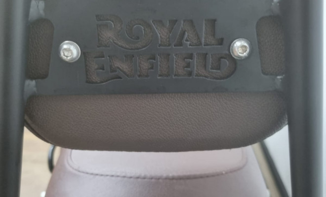 Royal Enfield Classic 350 Dark 2025 Gasolina-12