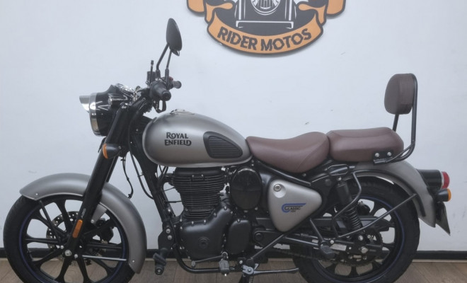 Royal Enfield Classic 350 Dark 2025 Gasolina-3