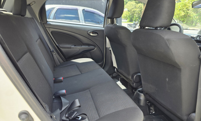 Toyota ETIOS X 1.3 Flex 16V 5p Mec. 2014 Flex-9
